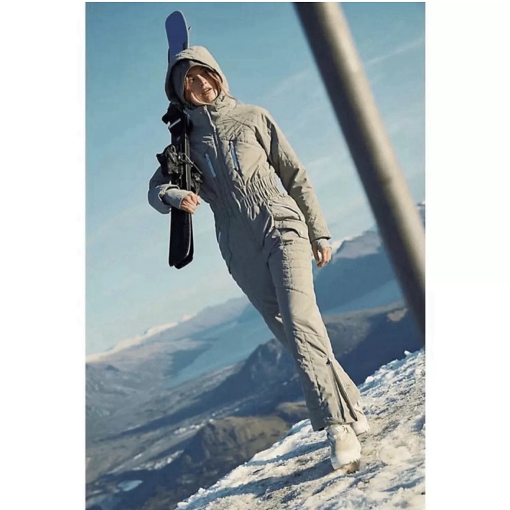 Free people movement skin suit. Gray with blue zippers. Brand new with tags! 🩵